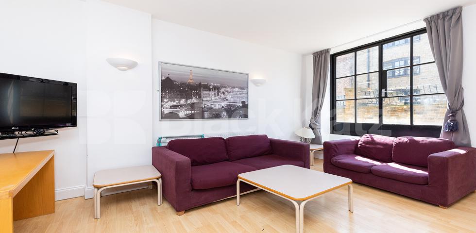 			WAREHOUSE CONVERSION, 2 Bedroom, 1 bath, 1 reception Apartment			 Crawford Passage EC1R, FARRINGDON / HOLBORN